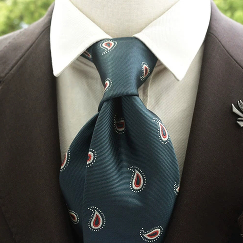 8 centimetri di Larghezza Nuov - Silk Tie Striped recensione e prezzo