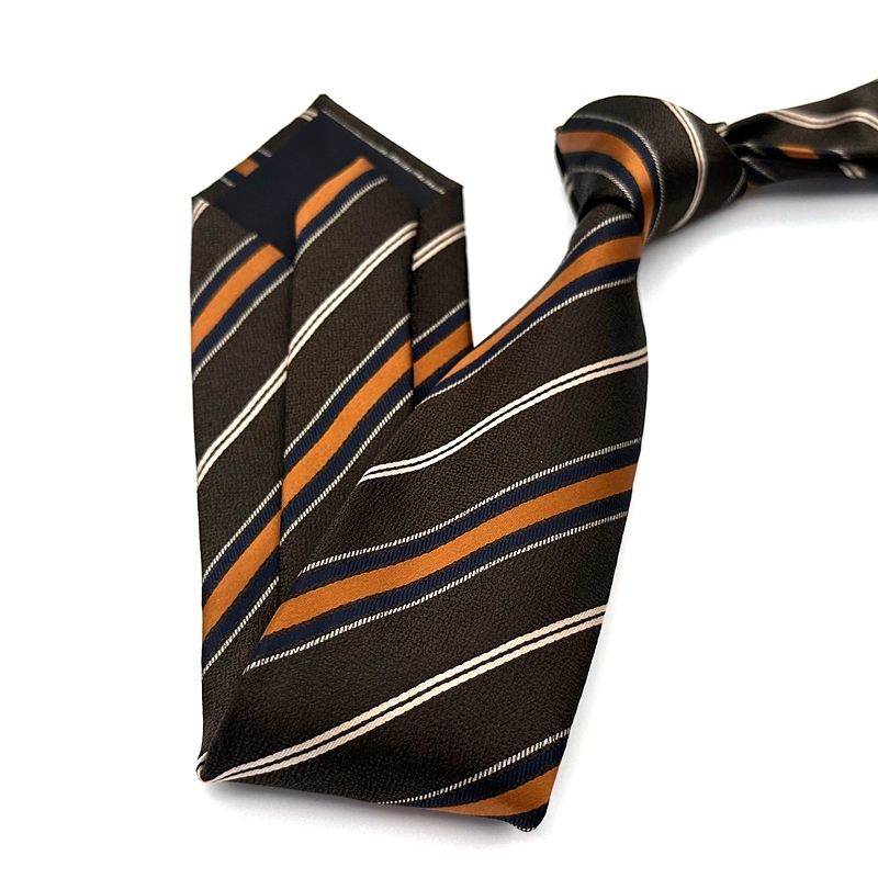8 centimetri di Larghezza Nuov - Silk Tie Striped recensione e prezzo