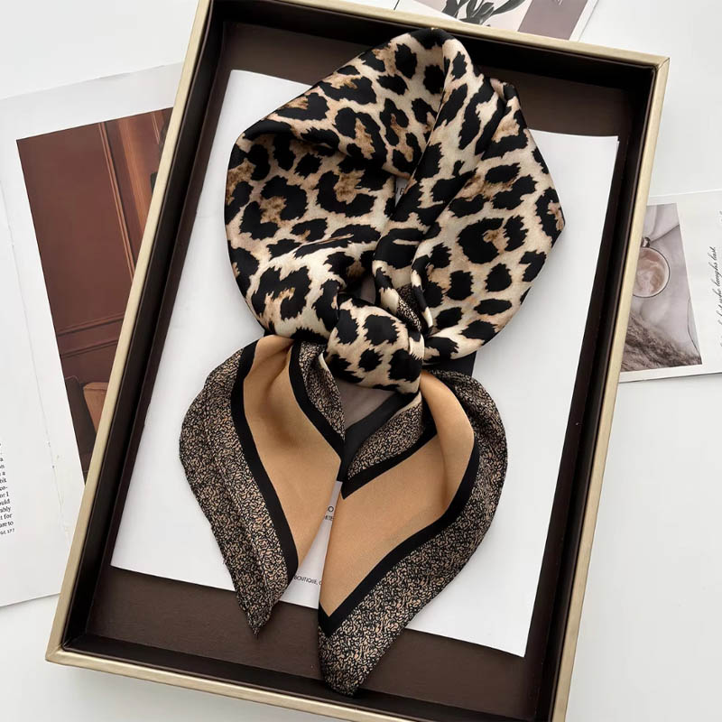 Sciarpa al collo in raso femmi - Ascot Neck Scarf recensione e prezzo